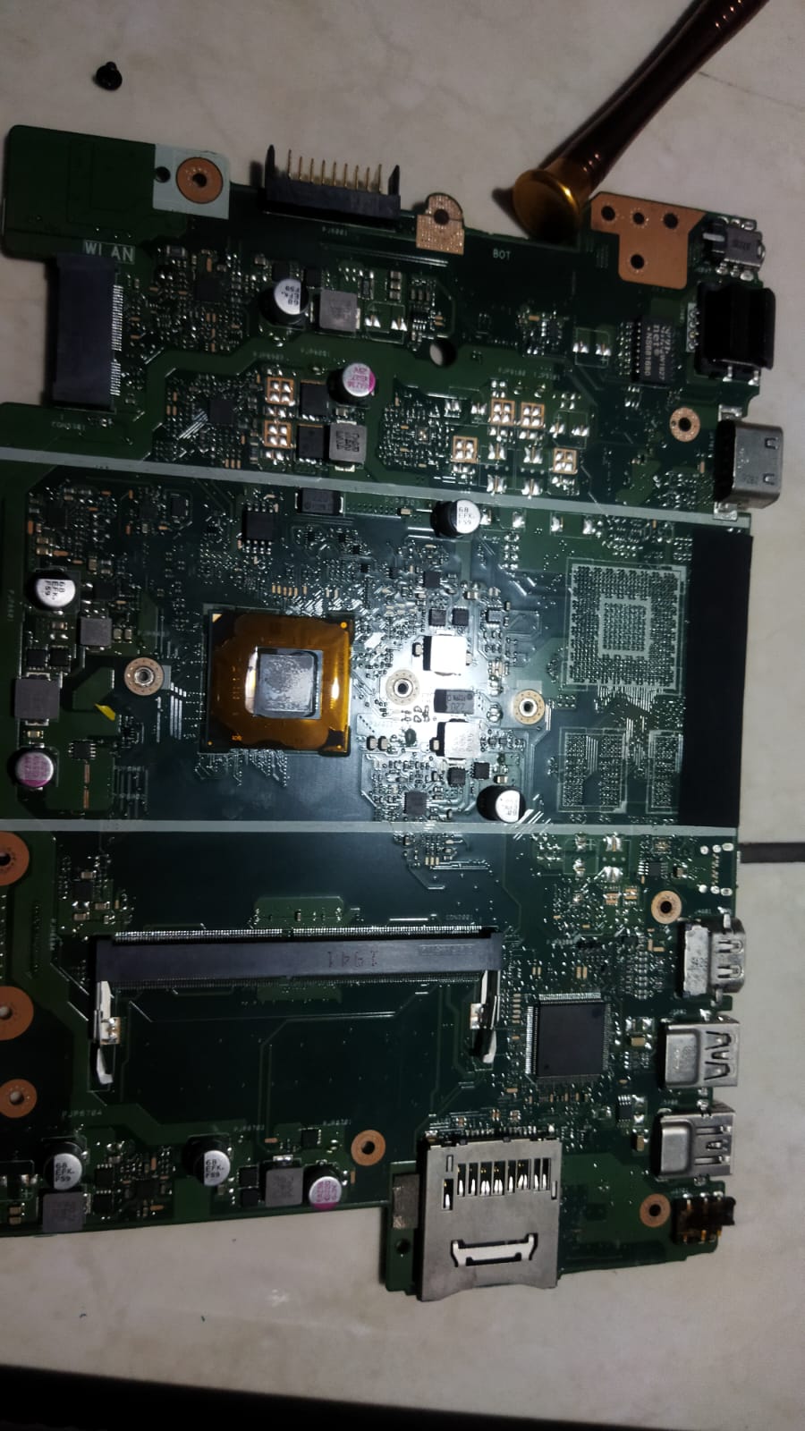 Harga Motherboard Laptop Chip Kaca bekas